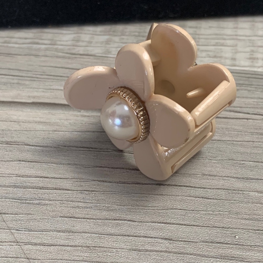 Peach Flower Hair Claw Clip with Faux Pearl Gold Accent Small Floral Jaw Clip